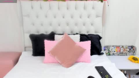 valeria111111 online show from 01/18/25, 07:04