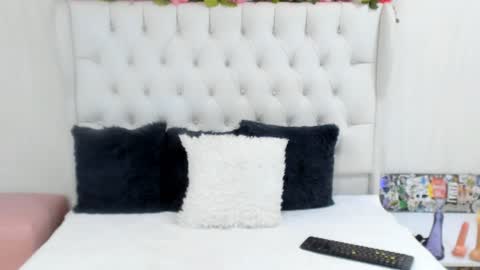 valeria111111 online show from 01/20/25, 07:14