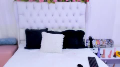 valeria111111 online show from 01/31/25, 07:18