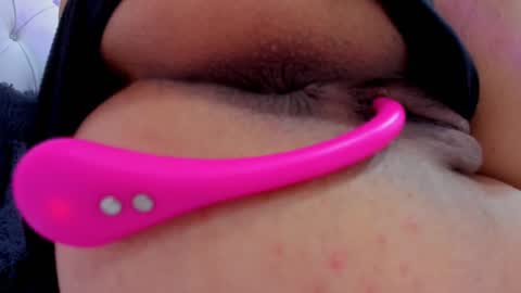 valeria111111 online show from 02/01/25, 10:23