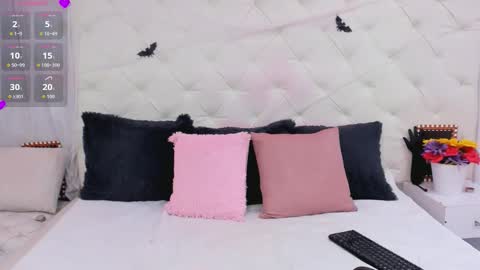 valeria111111 online show from 10/15/25, 12:05