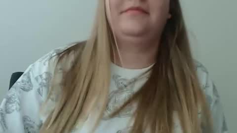 Snapshot of valerivane chatting on 11/27/25, 08:05 Valery online show from 11/27/25, 08:05