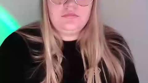 Snapshot of valerivane chatting on 11/28/25, 07:33 Valery online show from 11/28/25, 07:33