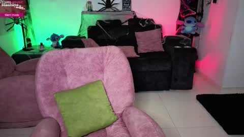 Snapshot of valery_adams1 chatting on 10/07/25, 06:43 Valery adams1 online show from 10/07/25, 06:43