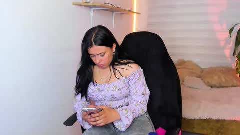 valery_bonnet1 online show from 11/14/25, 11:24