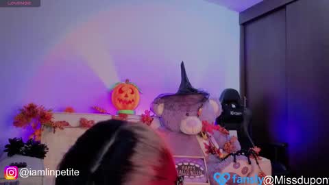  Valery Lin Dupont online show from 10/31/25, 03:18