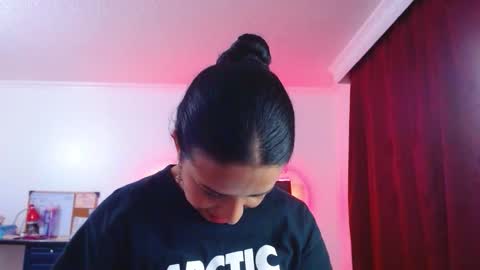 Valeria online show from 10/17/25, 12:47