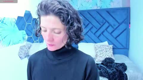 VALERY MORE online show from 12/15/25, 12:20