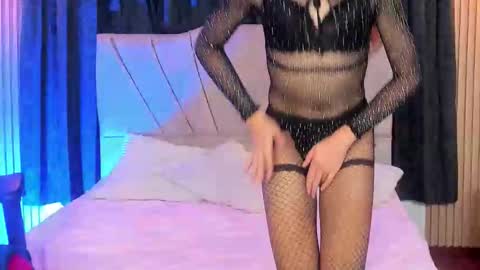 Snapshot of valery_rose17 chatting on 02/06/26, 02:38 VALERY ROSE online show from 02/06/26, 02:38