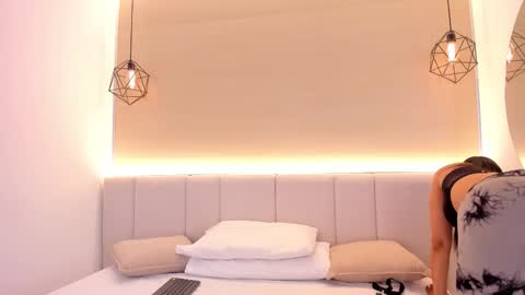 Snapshot of valery_santorini chatting on 03/25/26, 12:11 VALERY online show from 03/25/26, 12:11