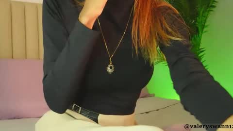 Snapshot of valery_swan1 chatting on 11/20/25, 04:01 Valery swan1 online show from 11/20/25, 04:01