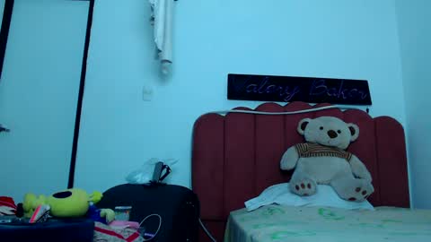 B V Naughty online show from 12/17/24, 10:22