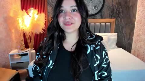 Valerie Shadey  online show from 12/04/25, 08:06