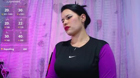 Snapshot of valerysnow_ chatting on 02/25/25, 04:14 Valery online show from 02/25/25, 04:14