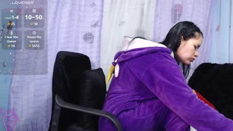 Snapshot of valerysnow_ chatting on 03/09/25, 01:04 Valery online show from 03/09/25, 01:04