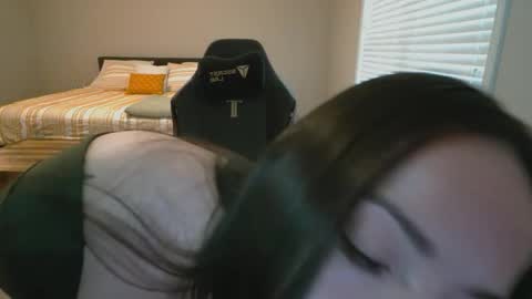 Snapshot of valerysquirt_19 chatting on 04/05/26, 03:09 valerie online show from 04/05/26, 03:09