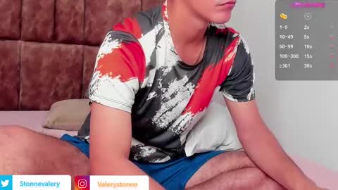 Snapshot of valerystonne_ chatting on 01/04/25, 10:13 Valery Stonne online show from 01/04/25, 10:13