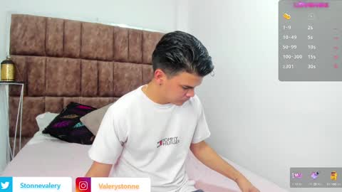 Snapshot of valerystonne_ chatting on 01/05/25, 07:07 Valery Stonne online show from 01/05/25, 07:07