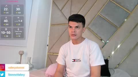 Snapshot of valerystonne_ chatting on 02/25/25, 07:58 Valery Stonne online show from 02/25/25, 07:58