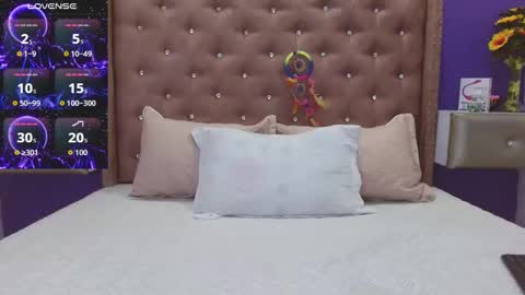 Snapshot of valerytunder chatting on 11/18/25, 10:14 ValeryTunder online show from 11/18/25, 10:14