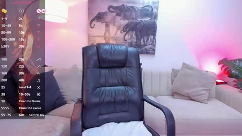 Snapshot of valerywalker7 chatting on 02/16/25, 01:58 Valery Walker online show from 02/16/25, 01:58