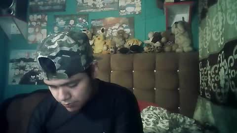 Snapshot of valesh20 chatting on 11/07/25, 03:06 Valesh19 online show from 11/07/25, 03:06