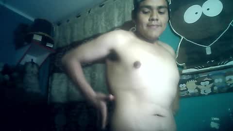 Snapshot of valesh20 chatting on 11/27/25, 01:51 Valesh19 online show from 11/27/25, 01:51