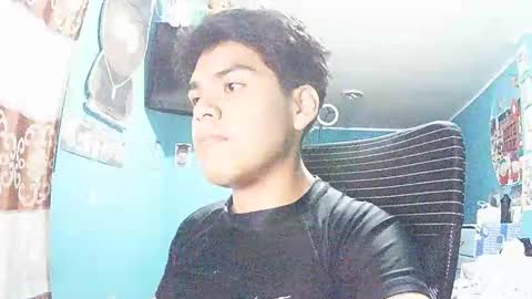 Snapshot of valesh20 chatting on 01/11/26, 05:12 Valesh19 online show from 01/11/26, 05:12