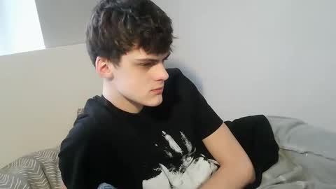 valesios online show from 12/05/25, 10:46