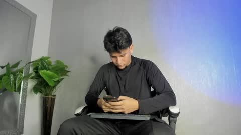 Snapshot of valetino_stonee chatting on 04/07/26, 07:47 Valentino online show from 04/07/26, 07:47
