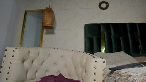 Snapshot of valetino_stonee chatting on 04/18/26, 01:53 Valentino online show from 04/18/26, 01:53