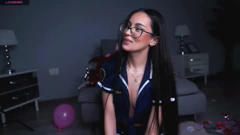 Snapshot of valexielux chatting on 02/12/26, 02:01 Vale online show from 02/12/26, 02:01