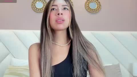 Snapshot of valeygomez chatting on 04/15/26, 03:08 Valey online show from 04/15/26, 03:08