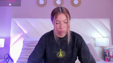 Snapshot of valeygomez chatting on 06/11/26, 02:26 Valey online show from 06/11/26, 02:26