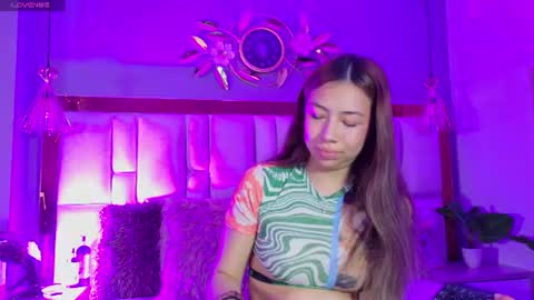 Snapshot of valeygomez chatting on 07/12/26, 03:14 Valey online show from 07/12/26, 03:14