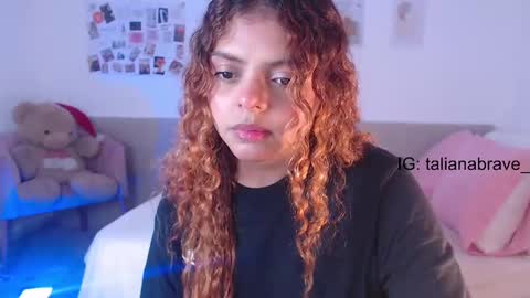 Snapshot of valientegirl_ chatting on 03/07/25, 02:25 VALIENTE online show from 03/07/25, 02:25