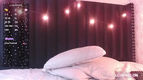 Valkiria moore  online show from 12/05/24, 07:17