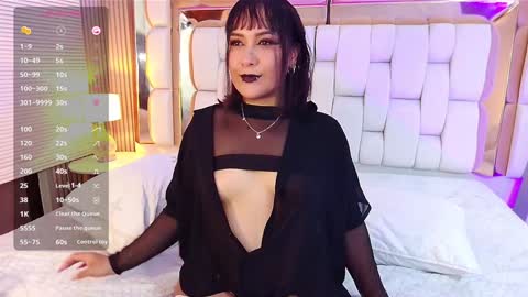 Valkiria moore  online show from 01/31/25, 08:01