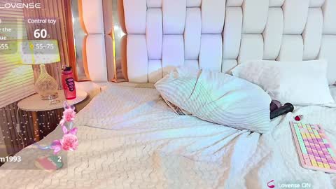 Valkiria moore  online show from 02/05/25, 01:04