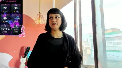 Snapshot of valkiria_wine chatting on 04/12/26, 02:44 Valki online show from 04/12/26, 02:44