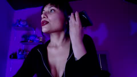 Snapshot of valkiry_ chatting on 11/14/25, 10:51 valkiry_ online show from 11/14/25, 10:51