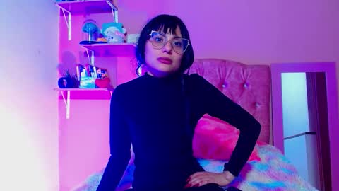 Snapshot of valkiry_ chatting on 12/16/25, 10:04 valkiry_ online show from 12/16/25, 10:04