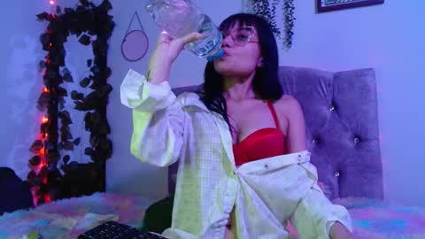 valkiry_ online show from 03/11/26, 10:05