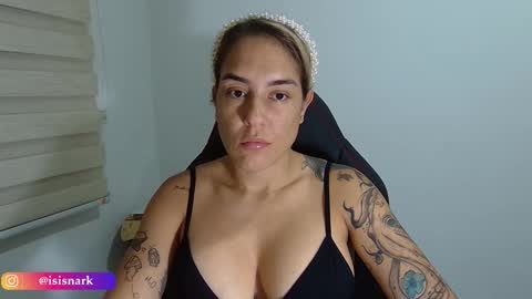 Snapshot of valkyriarose chatting on 10/11/25, 12:21 Isis  online show from 10/11/25, 12:21