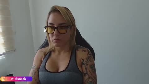 Snapshot of valkyriarose chatting on 03/06/26, 03:41 Isis online show from 03/06/26, 03:41