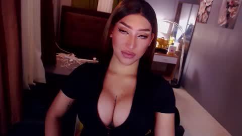 Snapshot of valkyriemajesty chatting on 05/17/26, 01:40 valkyriemajesty online show from 05/17/26, 01:40