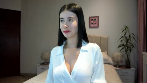 Snapshot of vallejo_macarena chatting on 04/14/26, 03:01 Macarena online show from 04/14/26, 03:01