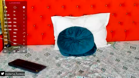 Snapshot of valleriejonnes chatting on 02/11/26, 07:57 Valerie Val V online show from 02/11/26, 07:57