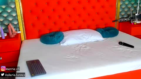 Snapshot of valleriejonnes chatting on 02/22/26, 12:34 Valerie Val V online show from 02/22/26, 12:34