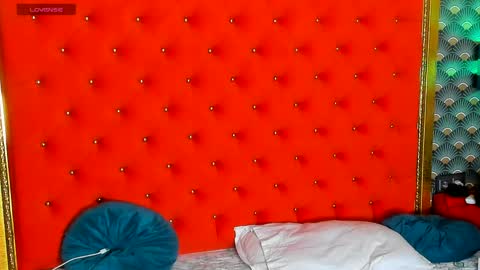 Snapshot of valleriejonnes chatting on 04/04/26, 10:46 Valerie Val V online show from 04/04/26, 10:46